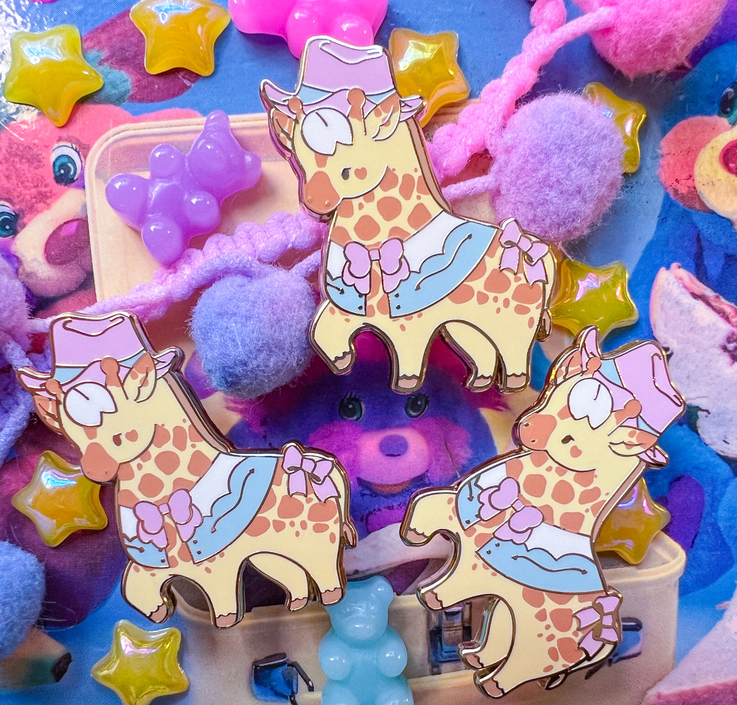 Sheriff Giraffe Hard Enamel Pin